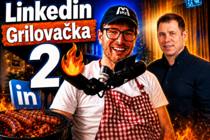 Miki Plichta pri grile s logom Linkedin a ukážkami z profilov – miniatúra 2. dielu Grilovačky o triptychu v banneri a guľôčkovom copywritingu s hosťom Petrom Schmiedlom.